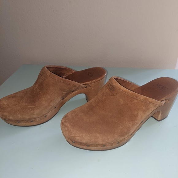UGG Abbie Womens 6 Mule Clog Slip On 5772 Suede Leather Tan Chestnut Wood Studs - Picture 6 of 9